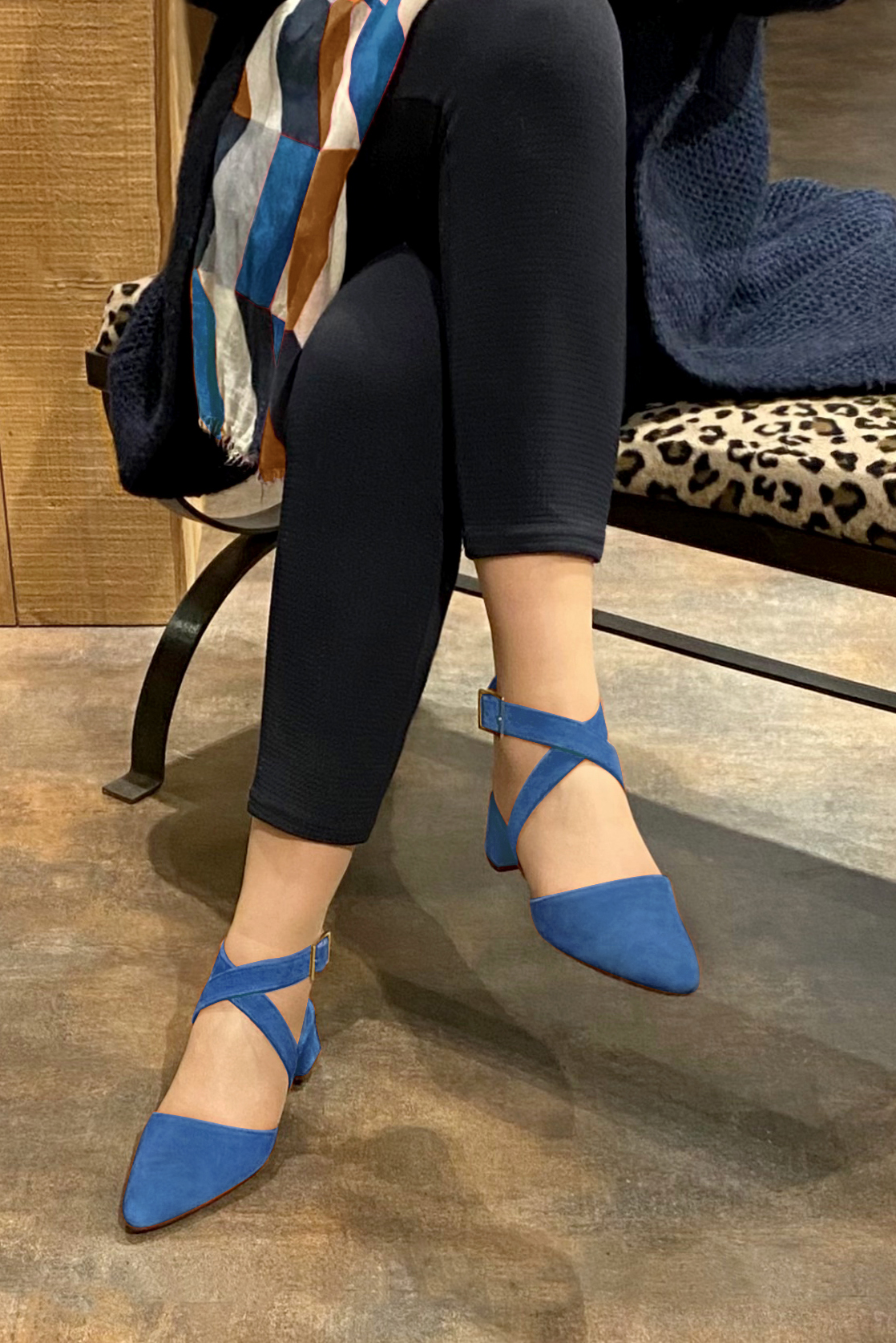 Electric blue women's open back shoes, with crossed straps. Tapered toe. Low flare heels. Worn view - Florence KOOIJMAN